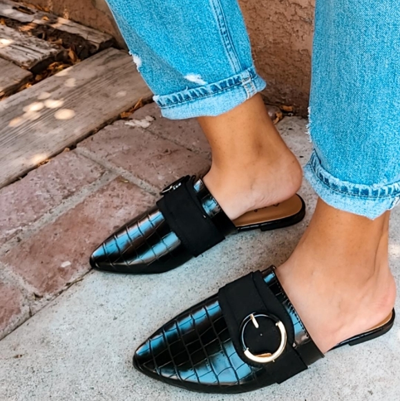 🚨//The Amber// Black mule Flat - Picture 4 of 7